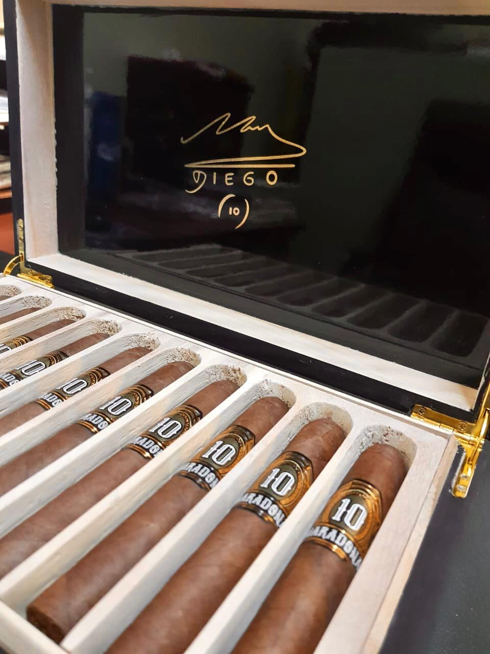 Maradona Tribute Ltd.Ed Cigars Box of 20